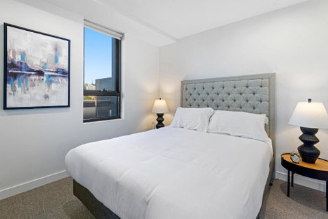 Polished 2-Bed Apartment With Gorgeous City Views - Accommodation Ballina 1