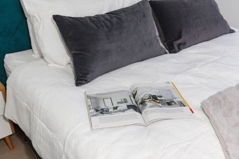 Premium Albert Park Grand Prix Apartment By Ready Set Host - Accommodation Ballina 1