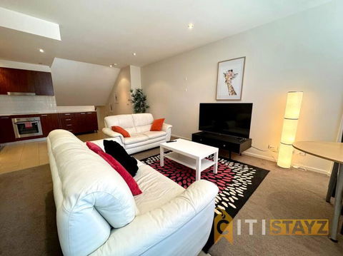 Pretty Penthouse - Close To ANU - Accommodation Ballina 0