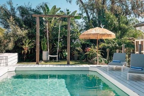 Prime Location With Pool - Walk To Coolum Beach - Accommodation Ballina 0