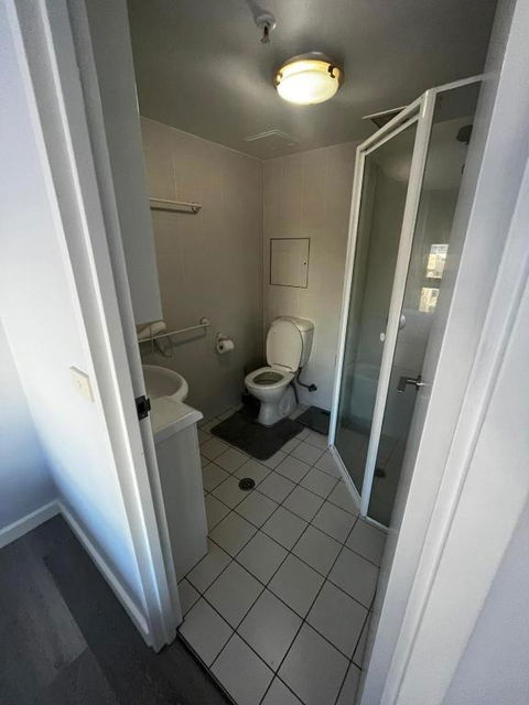 Private Room With Ensuite In The CBD - Accommodation Ballina 3