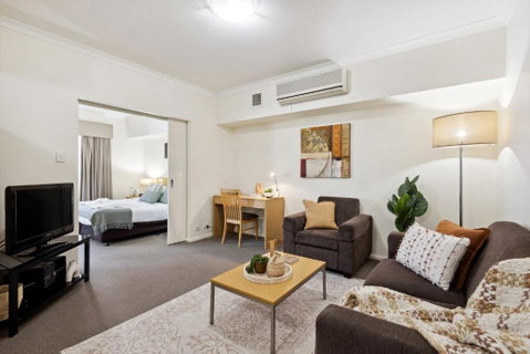 Prized Perth Retreat 1BDR - Accommodation Ballina 1