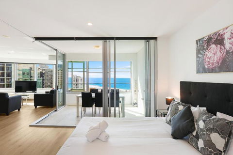 Q Tower Amazing Ocean Views 22nd Level Heated Pools Sleeps 6 - Optimise BNB - Accommodation Ballina 1