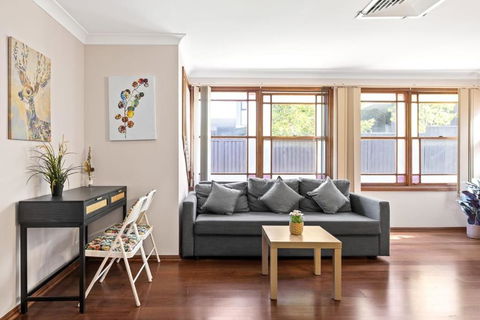 Quadruple Room W Ensuite In Gordon Near Train & Bus - Accommodation Ballina 2