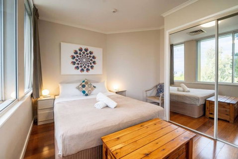 Quaint Auchenflower 1B1B Apt W Parking Close To UQ - Accommodation Ballina 3