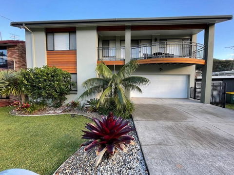 Rainbow Beachhouse - Deluxe, Pristine Location - Accommodation Ballina 0
