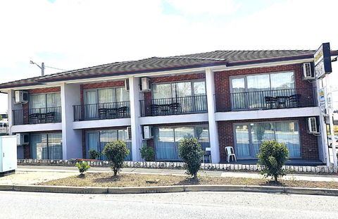 Rainbow Motel Queanbeyan - Accommodation Ballina 2