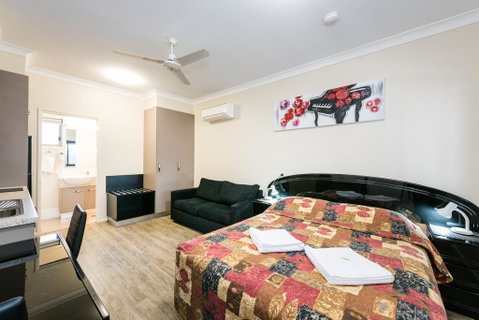 Athena Studio Units - Accommodation Ballina 1