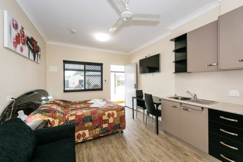 Athena Studio Units - Accommodation Ballina 2
