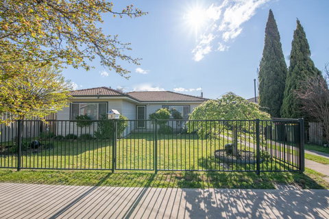 Autumn St - Trendy East Orange - Near CBD - Accommodation Ballina 0