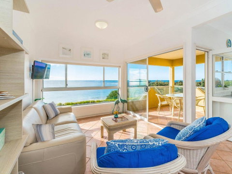 Avalon 1 - Overlooking Beautiful Convent Beach - Accommodation Ballina 3
