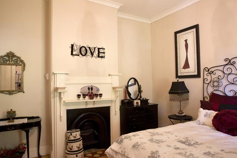 Azalea Cedar-Rose Barossa Valley Villa - Accommodation Ballina 2