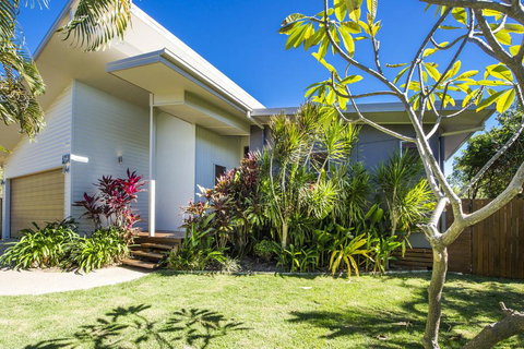 Azur Villa - Accommodation Ballina 0