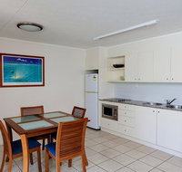 Baden 50 - Rainbow Shores Swimming pool walk to beach tropical surroundings - Accommodation Ballina
