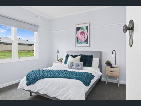 BALLARAT CLOSE 2 CBD + HOSPITAL+3BR HOME+NETFLIX + WiFi + Gift - Accommodation Ballina 1