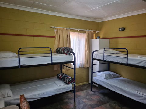 Bateman Bay Holiday Park & Batemans Bay YHA - Accommodation Ballina 2