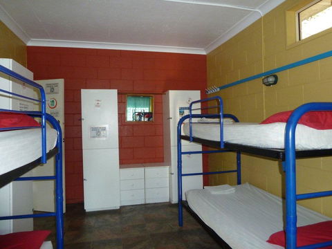 Bateman Bay Holiday Park & Batemans Bay YHA - Accommodation Ballina 1