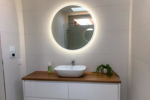 BAY OF FIRES BEACH SHACK Ocean Views From A Modern Beachhouse - Accommodation Ballina 2