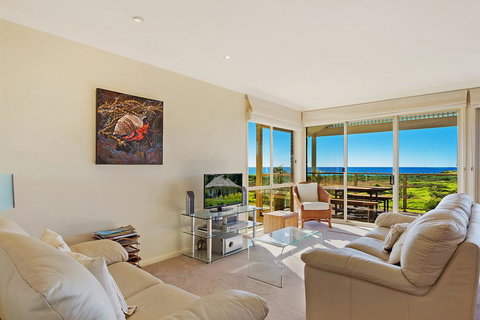 Beach Breakers Apartment - Stunning Views - Accommodation Ballina 0