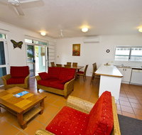Beachcomber Unit 2 - Accommodation Ballina