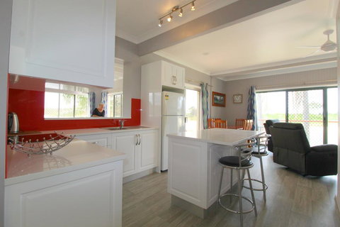 Beachfront 6, 25 Willow Street - Accommodation Ballina 3