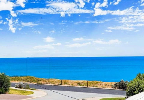 Relaxing Getaway Beachfront Access Multi Family Pets Mandurah - Accommodation Ballina 2