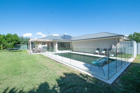 Regand Retreat - Luxurious Family Home, Pool - Accommodation Ballina 2