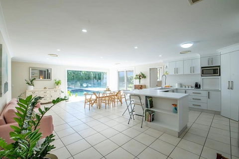 Regand Retreat - Luxurious Family Home, Pool - Accommodation Ballina 3