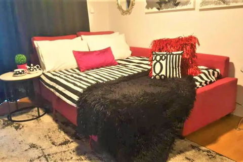 Retro Chic Vibes, Tropical Pool & Prime Location - Accommodation Ballina 1