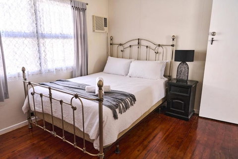 RetroRhapsody - Accommodation Ballina 2