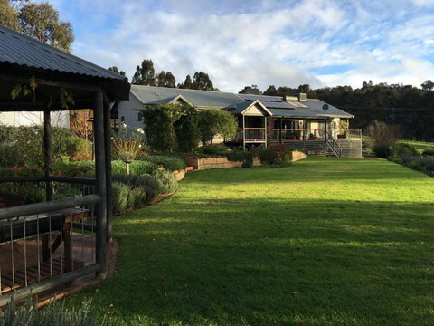 Rickaty On Blackwood - Accommodation Ballina 0