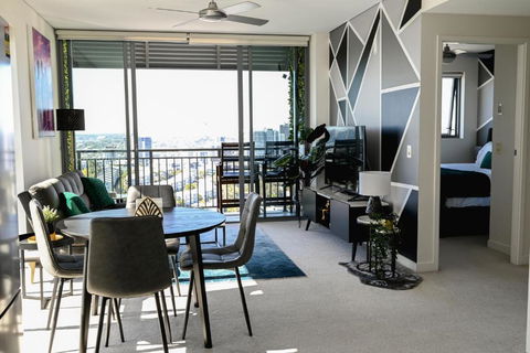 River View Apartment In Brisbane With Parking - Accommodation Ballina 1