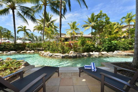 Resort-style Swim Out - A True Tropical Oasis - Accommodation Ballina 0