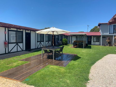 Robe Nampara Cottages - Accommodation Ballina 0