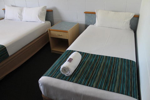 Rocky Glen Hotel Motel Gladstone - Accommodation Ballina 3