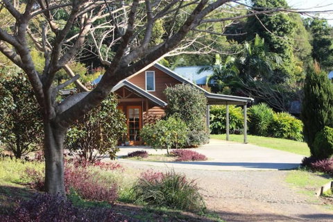 Romantic Lakeview Cottage - Accommodation Ballina 0