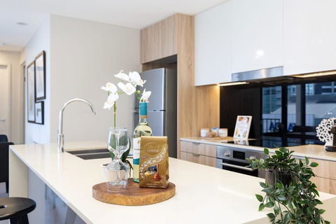 Rooftop Pool Stunning Apartment Queen Street - Accommodation Ballina 1