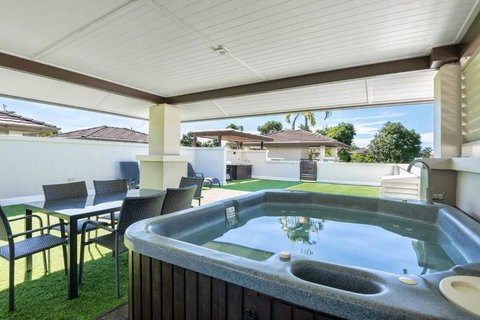 Rooftop Tranquility At Stunning Temple Resort - Accommodation Ballina 0