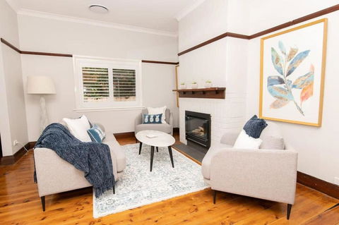 Rose Hill On Hamer, 1940s Charming Cottage Near Cook Park - Accommodation Ballina 2