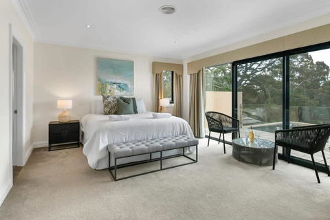 Roselawn Retreat - Pool, Incredible Views, Sleeps 8 - Accommodation Ballina 2