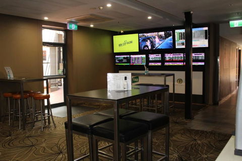 Royal Hotel Orange - Accommodation Ballina 2