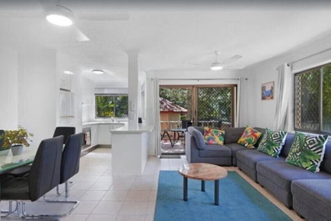 Salerno - Hosted By Burleigh Letting - Accommodation Ballina 0