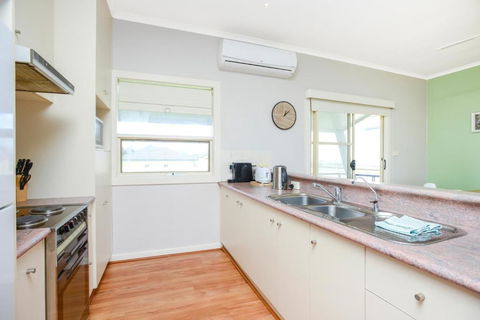 Salt - Aldinga Beach - C21 SouthCoast Holidays - Accommodation Ballina 2