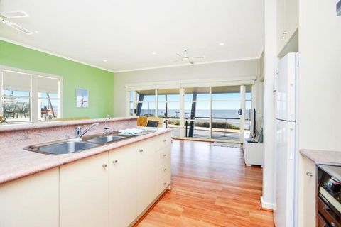 Salt - Aldinga Beach - C21 SouthCoast Holidays - Accommodation Ballina 3