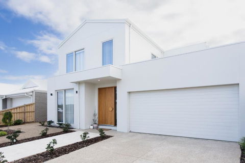 Saltwater Lux, 4 Bdrm, 3 Bath, Golf, Weddings, Beaches, Adventure Park - Accommodation Ballina 0