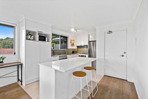 Salty Sea Breeze Apartment 500m To Waters Edge - Accommodation Ballina 1