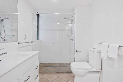Sandown - Hosted By Burleigh Letting - Accommodation Ballina 1