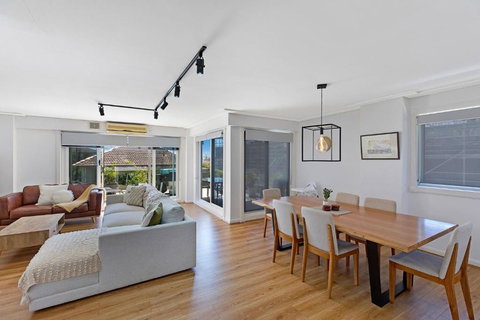 Sandy Cove Apartment The Entrance 8 - Accommodation Ballina 0