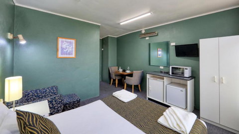 Silver Oaks Motel - Accommodation Ballina 1