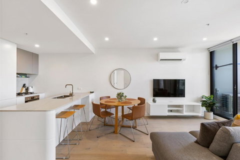 Spacious & Bright Apt Near Major Hospital Precinct - Accommodation Ballina 0